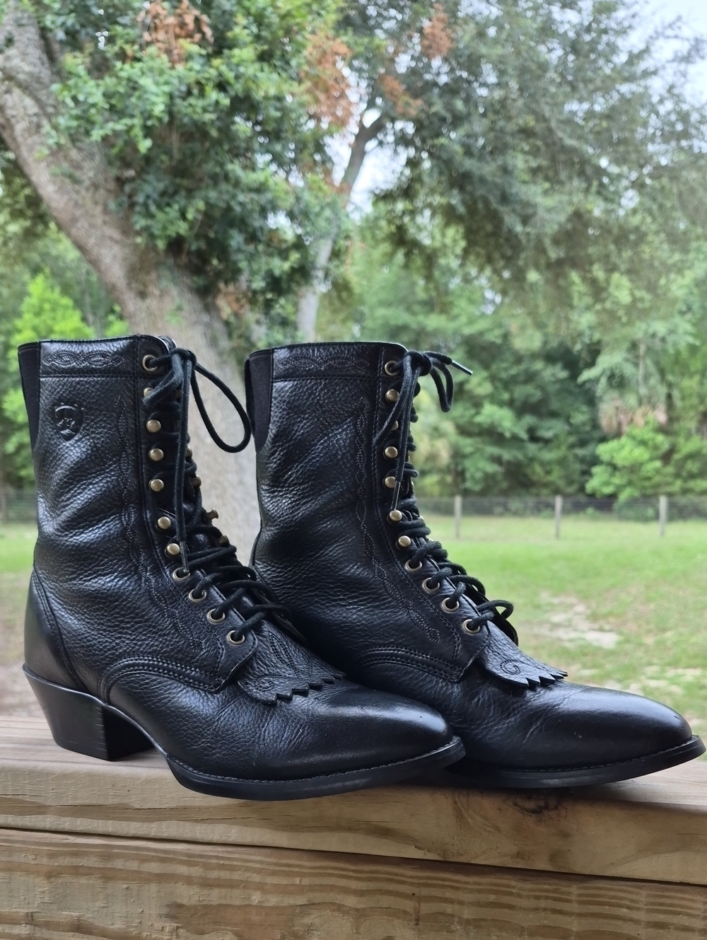 ARIAT LACE UP LADIES FASHION/WESTERN BOOTS